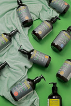 Load image into Gallery viewer, Mr. Giggles Shampoo & Conditioner Mandarin Orange 1000 ml for Dogs and Cats
